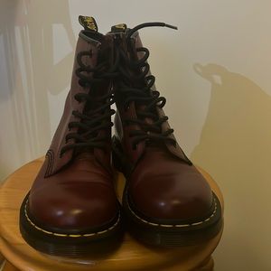 1460 SMOOTH LEATHER LACE UP BOOTS